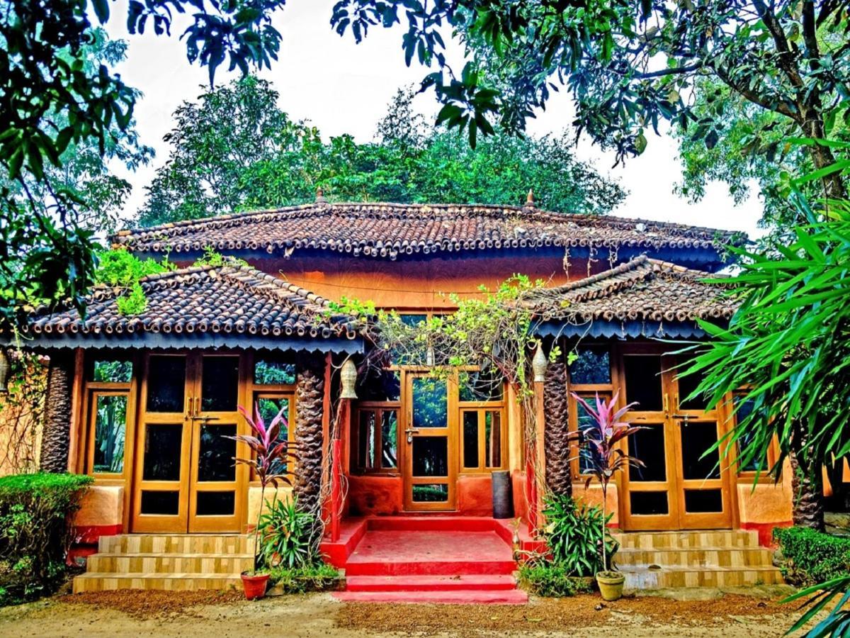 Hotel Raktokorobi Karu Gram Sri Niketan Exterior foto